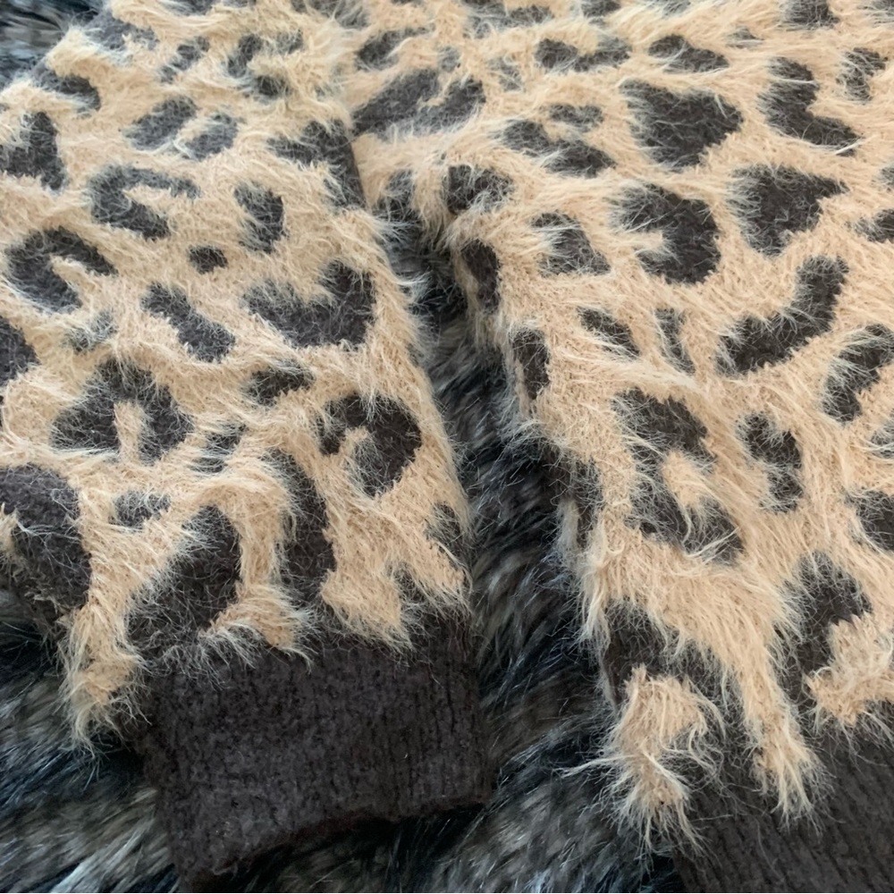 H&M Animal Print Fuzzy Sweater - Picture 5 of 7